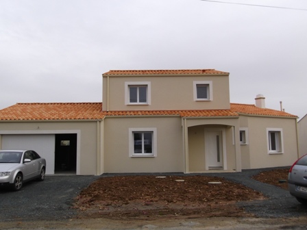 Pose de gouttière à Luçon par Dalles Vendée Aluminium
