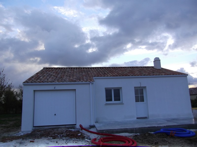 Pose de gouttière à Angles par Dalles Vendée Aluminium